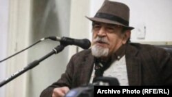 Behrooz Behzadi, editor y periodista iraní. (Foto de archivo de RFE/RL).