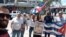 Cubanos en Costa Rica en una manifestación frente a la sede diplomática de Cuba. (Redes sociales).