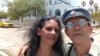 Periodista cubano Jorge Fernández Era junto a su esposa, la escritora Laideliz Herrera Laza.