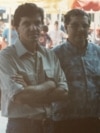 De izquierda a derecha: Juan Abreu, José Abreu, Luis de la Paz y Reinaldo Arenas, en una Feria del Libro de Miami (Foto: Cortesía de Juan Abreu).