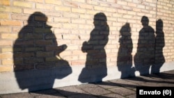 El artículo 329 del Código Penal cubano regula el empleo ilegal del trabajo de menores de edad con penas que incluyen la privación de la libertad. (Foto: Envato)