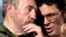 Archivo. El ex mandatario Fidel Castro (i) conversa con Abel Prieto,ex ministro de Cultura durante un concierto por la paz en el marco de la 8ª Bienal de La Habana