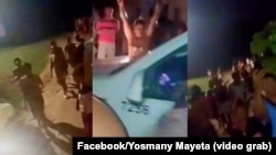 Protesta contra el apagón en Palmarito de Cauto, Santiago de Cuba, el 15 de noviembre de 2024. Los pobladores se manifestaron en exigencia del servicio eléctrico.