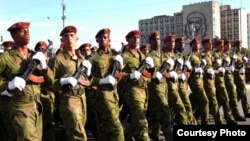 Avispas Negras durante un desfile militar