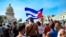 Cubanos frente al Capitolio de La Habana durante una manifestación contra el gobierno, el 11 de julio de 2021. (Yamil Lage/AFP/Archivo)