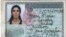 Carnet de Identidad de Yoani Sánchez, con los datos manuscritos. En un formato anterior tipo pasaporte a los ex presos políticos les ponían el cuño "CR", contrarrevolucionarios.