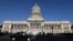 Vista general de la fachada del Capitolio Nacional de Cuba. 