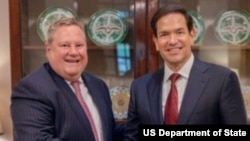 El jefe de la misión diplomática de Estados Unidos en Cuba, Mike Hammer, fue recibido por el Secretario de Estado, Marco Rubio.