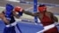 El cubano Arisnoide Despaigne (d) se enfrenta al boxeador de Mongolia Byamba Tuvshinbat (i), en la división de 69 Kg, en la final del XLIII Torneo Internacional de Boxeo Giraldo Córdova Cardín, en La Habana (Cuba).