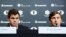 (i-e) Magnus Carlsen y Serguéi Kariakin durante una rueda de prensa en Nueva York.