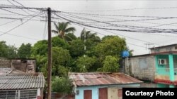 La caída del tendido eléctrico, una de las afectaciones más comunes por tormentas tropicales en Cuba.