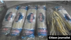 Arrojan al basurero alimentos vencidos.