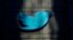 El logo de Twitter en la sede de la compañía en San Francisco.