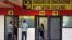 Según el diario, Cuba busca crear un jornalero socialista que gane dinero en el extranjero y regrese a gastarlo en la isla.