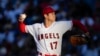 Shohei Ohtani, lanzador inicial de Los Ángeles Angels, acordó el sábado 9 de diciembre un contrato récord de 700 millones de dólares por 10 años con los Dodgers. (AP Photo/Ashley Landis, Archivo)