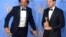 Iñárritu y DiCaprio posan con sus premios Globo de Oro.
