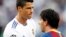 El delantero portugués del Real Madrid, Cristiano Ronaldo (i), y el delantero argentino del FC Barcelona, Leo Messi.