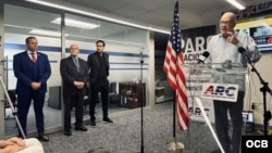Orlando Gutiérrez Boronat en conferencia de prensa el jueves 14 de agosto de 2025 para convocar a la conferencia "Salvar Cuba".