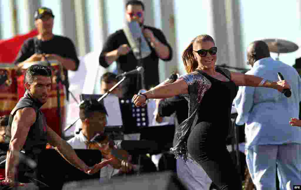 Cantante puertorriqueña Olga Tañón cumple su promesa y canta a los cubanos