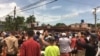 Durante la protesta del 11 de julio en Güira de Melena, los manifestantes se congregaron frente a la sede del PCC. (Foto: Twitter/@CubanetNoticias)