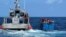 Una embarcación con varios cubanos a bordo, interceptada por la Guardia Costera el 9 de marzo, a unas 15 millas al sur de Cayo Hueso. (Foto: USCG)