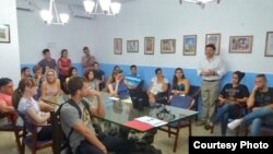 Encuentro del enviado de Galicia con jóvenes cubanos de ascendencia gallega