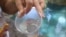 Una muestra del agua de la fuente incluye huevos de Aedes Aegypti, agente transmisor del dengue y el Zika. 