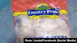 Un paque de pollo congelado de la marca Country Pride, producido en Estados Unidos, a la venta en un grupo de Facebook. (Foto: Rosa Lisolet)