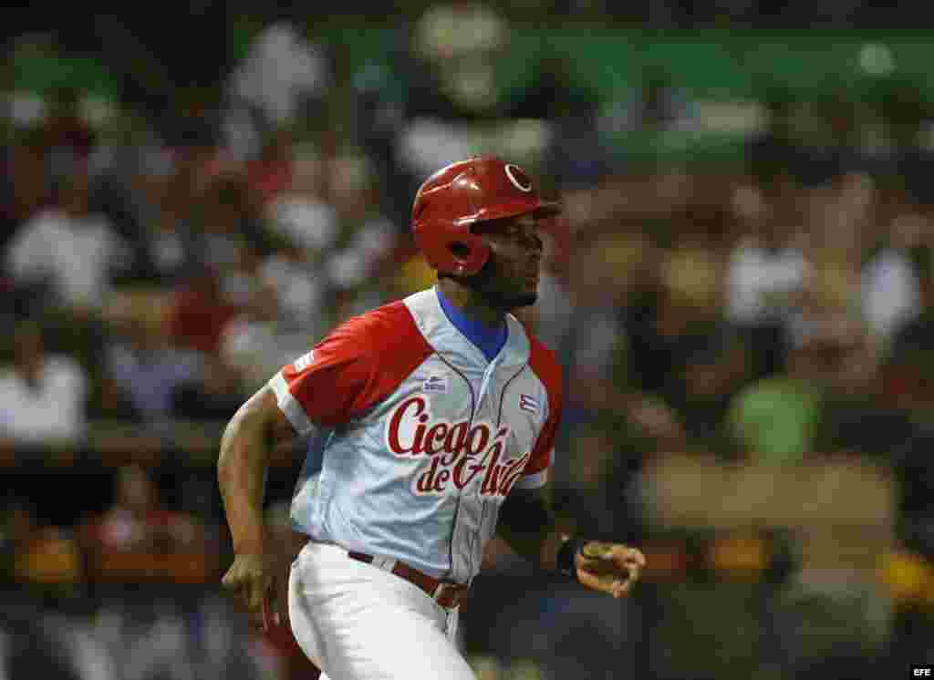 Yoelvis Fiss de Ciego de Ávila en acción hoy, sábado 6 de febrero de 2016