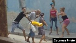 Agresiones a dos activistas y a una menor (Foto cortesía de la familia Miranda Leyva en Holguín). 